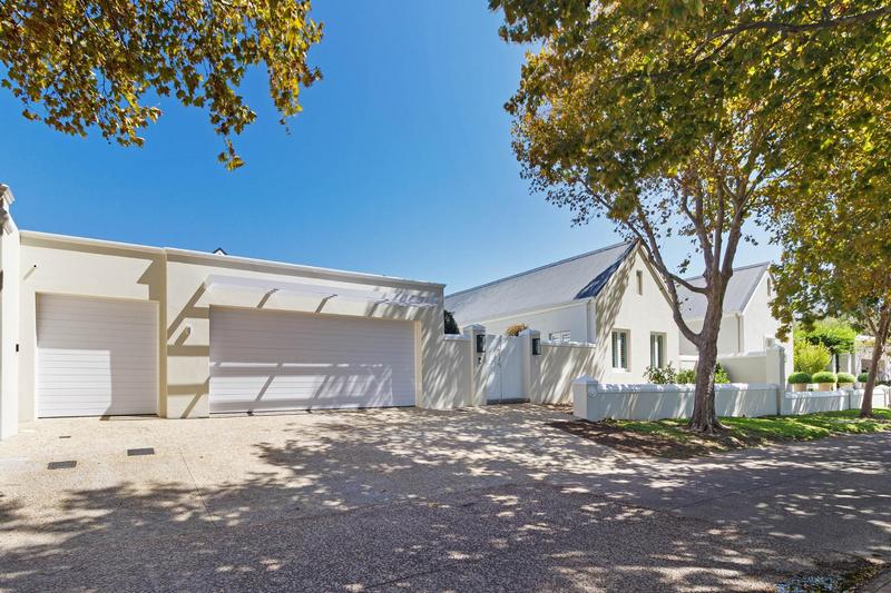 To Let 5 Bedroom Property for Rent in Steenberg Estate Western Cape